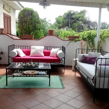 2 Bedrooms Villa At Villaggio Del Golfo 100 M Away From The Beach With Private Pool Enclosed Garden And Wifi Villa